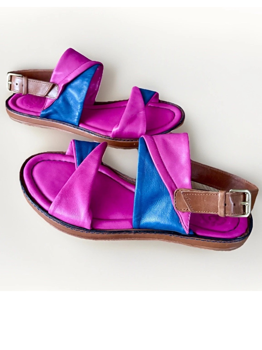 J&M 1850 Johnston&Murphy Strappy Twisted Soft Leather Comfy Flat Sandals WMNS 7